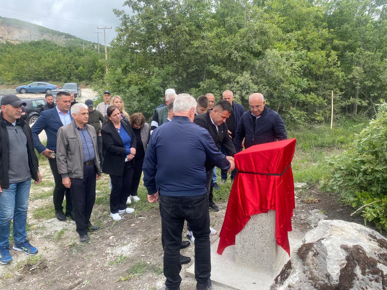 Sot në fshatin Vërnicë të Mitrovicës, në bashkëpunim të Komunës së Mitrovicës dhe Shoqatave të Dalura nga Lufta e UÇK-së, në 26 vjetorin e rënies, u bë zbulimi i pllakës përkujtimore për dëshmorin Zeqir(Rexhep)Rexhepi.