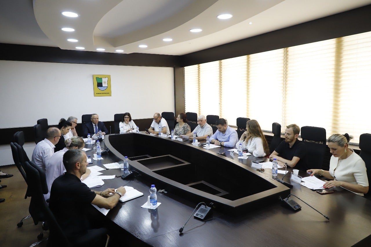 U mbajt mbledhja e 42-të e rregullt e Komitetit për Politikë dhe Financa