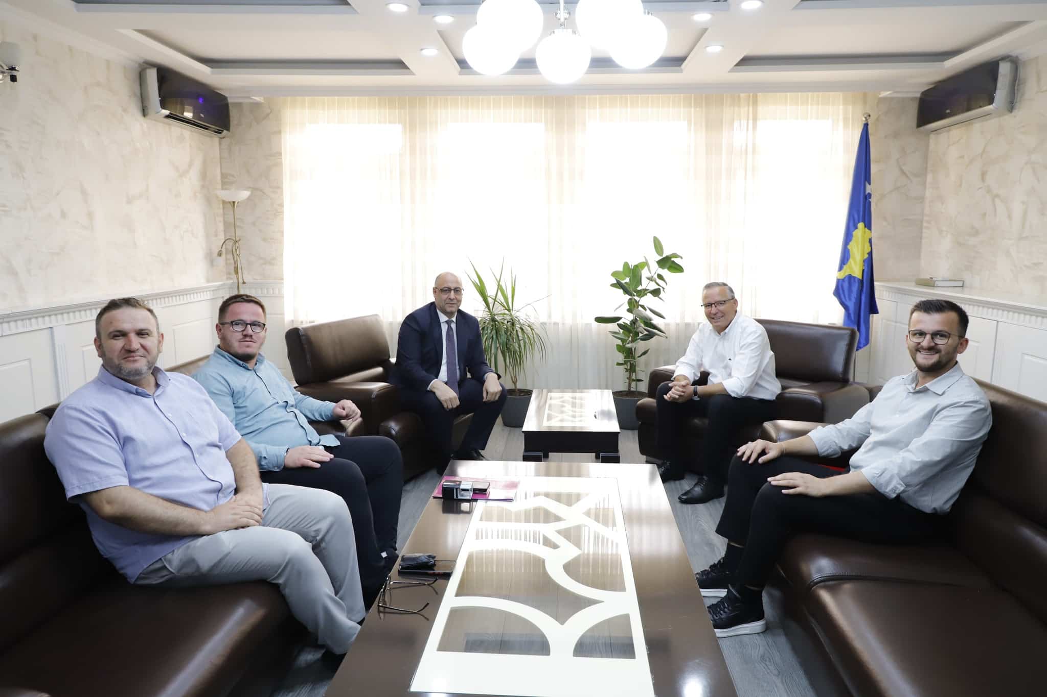 Nënshkruhet memorandum bashkëpunimi në mes të Komunës së Mitrovicës dhe “Qatar Charity”