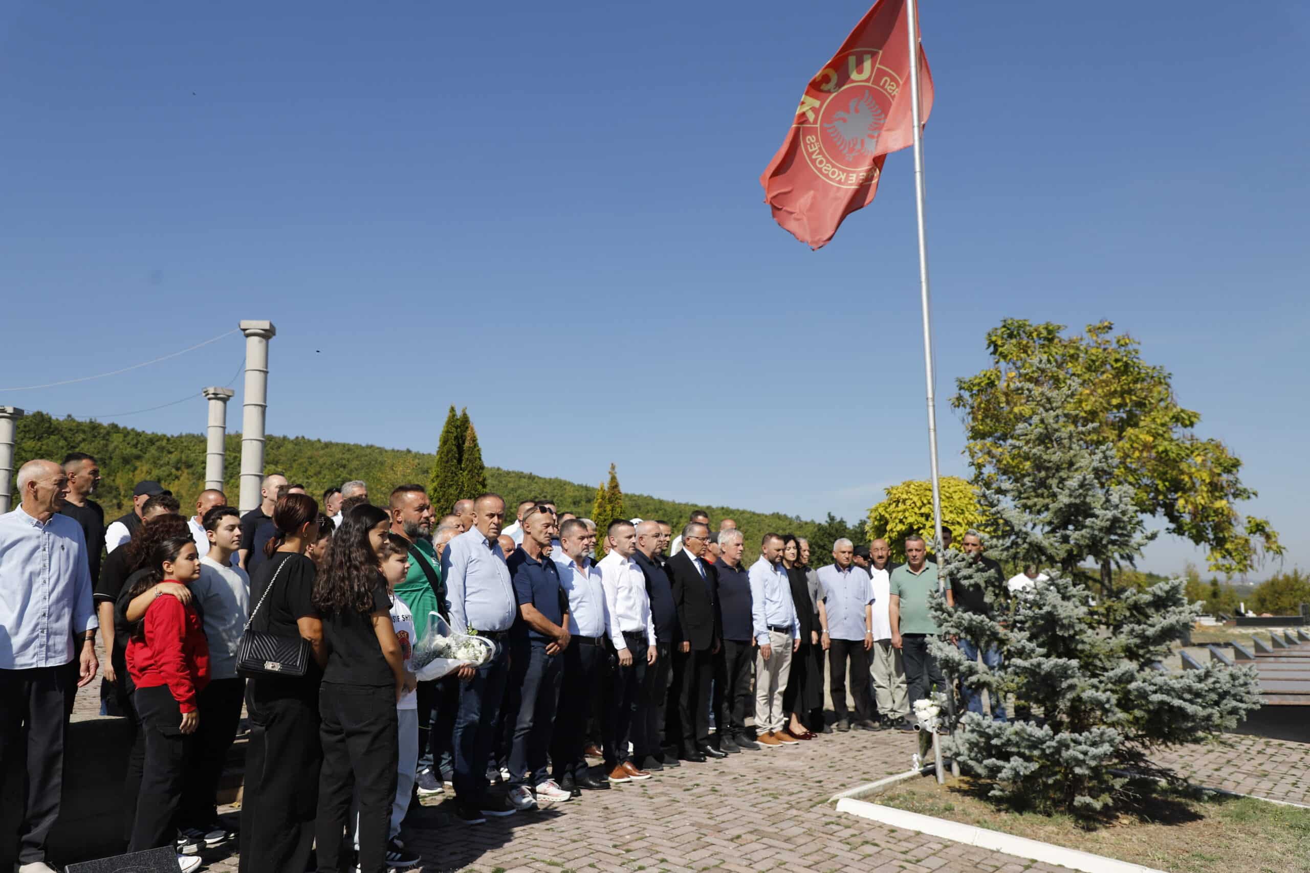Përkujtohen dëshmorët Agim Ramadani dhe Mustaf Shyti në 27-vjetorin e rënies