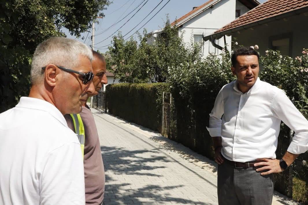 Rregullohet rruga “Azem Behrami” në Zhabar